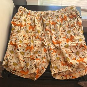 Floral pattern shorts